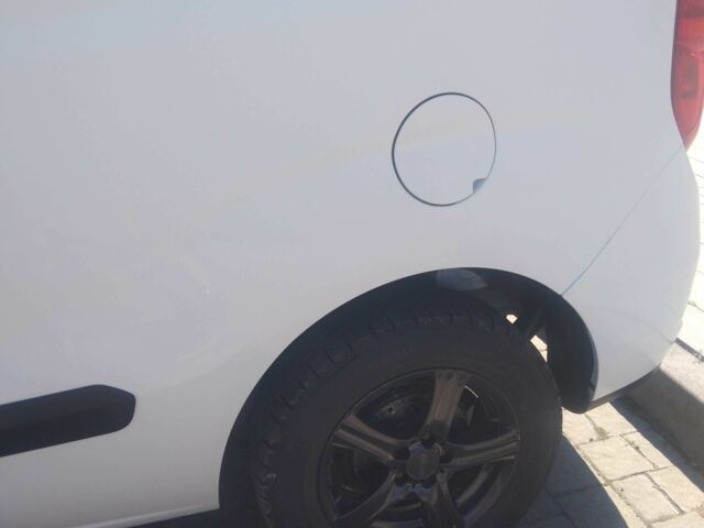 Белый Опель Комбо груз.-пасс., объемом двигателя 1.3 л и пробегом 374 тыс. км за 5100 $, фото 16 на Automoto.ua