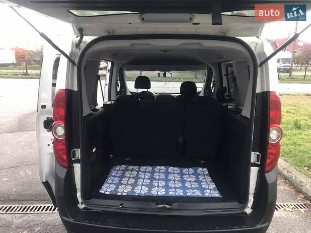 Белый Опель Комбо груз.-пасс., объемом двигателя 1.6 л и пробегом 198 тыс. км за 6450 $, фото 13 на Automoto.ua