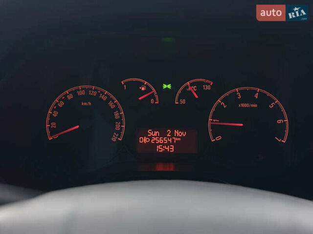 Белый Опель Комбо груз.-пасс., объемом двигателя 1.6 л и пробегом 256 тыс. км за 6600 $, фото 22 на Automoto.ua