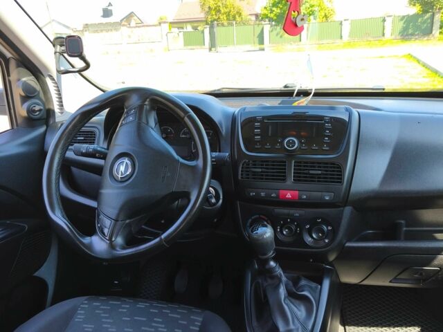 Опель Комбо груз.-пасс. 2012 в Коломые на Automoto.ua Белый Опель Комбо груз.-пасс., объемом двигателя 1.4 л и пробегом 190 тыс. км за 7500 $, фото 6 на Automoto.ua