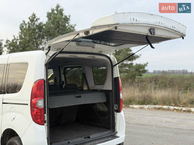 Белый Опель Комбо груз.-пасс., объемом двигателя 1.6 л и пробегом 256 тыс. км за 6600 $, фото 18 на Automoto.ua