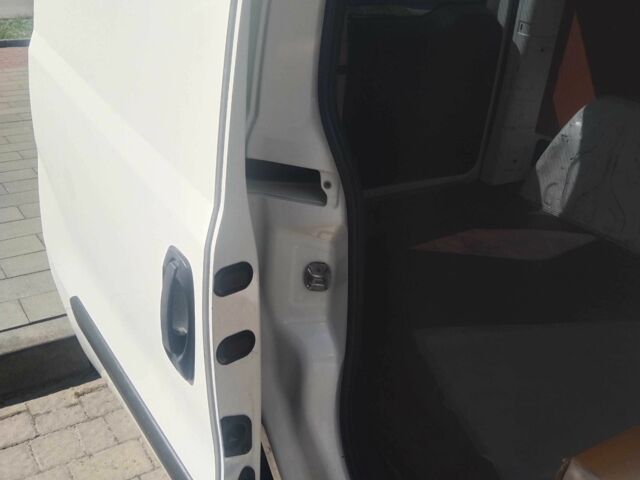 Белый Опель Комбо груз.-пасс., объемом двигателя 1.3 л и пробегом 374 тыс. км за 5100 $, фото 7 на Automoto.ua