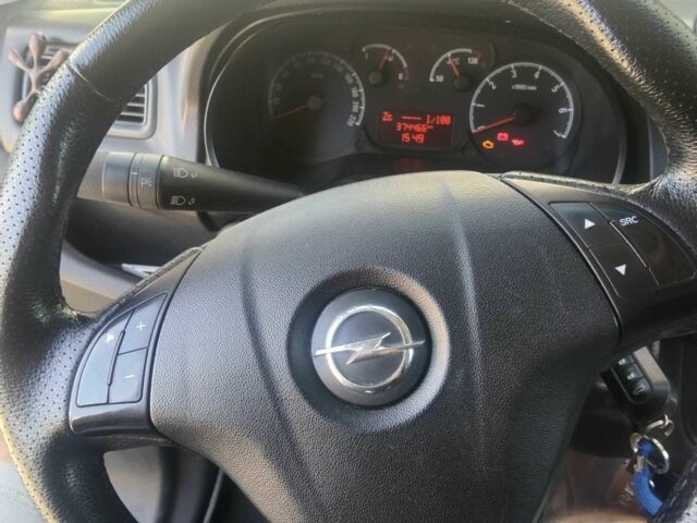 Белый Опель Комбо груз.-пасс., объемом двигателя 1.3 л и пробегом 374 тыс. км за 5100 $, фото 11 на Automoto.ua