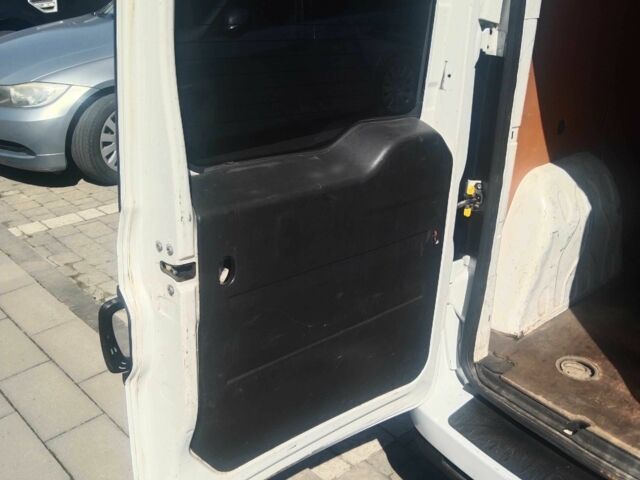 Белый Опель Комбо груз.-пасс., объемом двигателя 1.3 л и пробегом 374 тыс. км за 5100 $, фото 20 на Automoto.ua