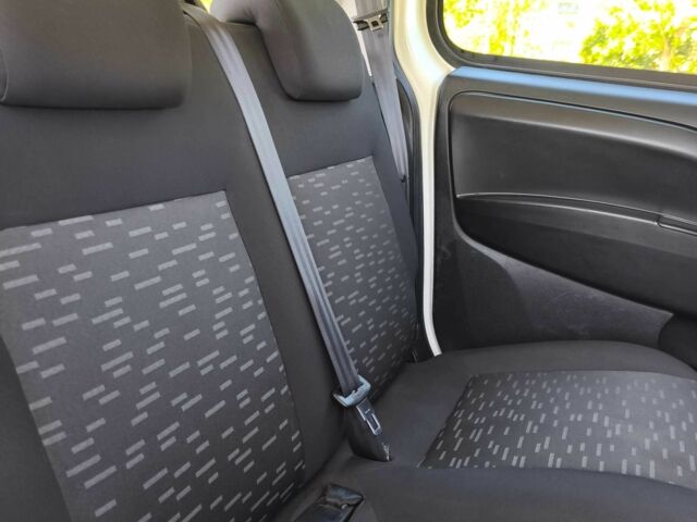 Опель Комбо груз.-пасс. 2012 в Коломые на Automoto.ua Белый Опель Комбо груз.-пасс., объемом двигателя 1.4 л и пробегом 190 тыс. км за 7500 $, фото 19 на Automoto.ua