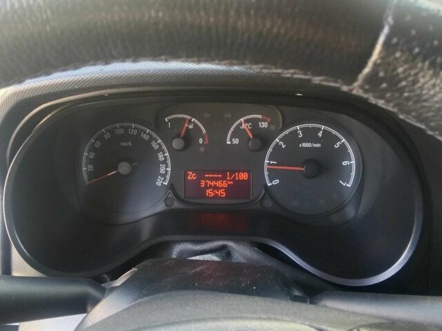 Белый Опель Комбо груз.-пасс., объемом двигателя 1.3 л и пробегом 374 тыс. км за 5100 $, фото 4 на Automoto.ua