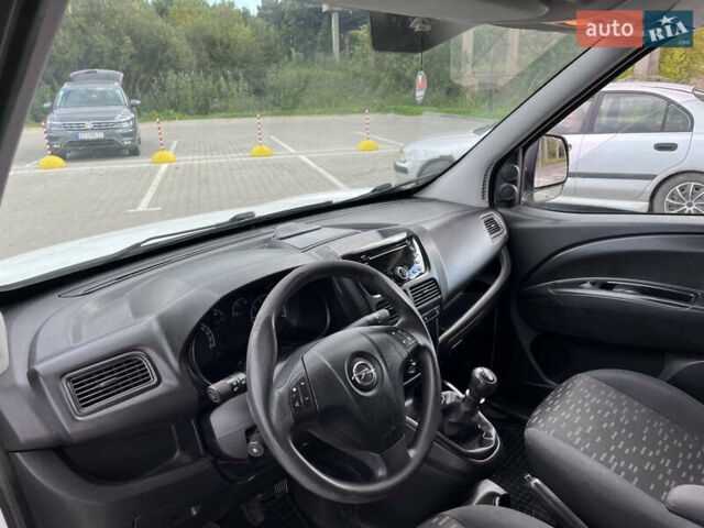 Білий Опель Комбо вант.-пас., об'ємом двигуна 1.6 л та пробігом 260 тис. км за 5700 $, фото 30 на Automoto.ua