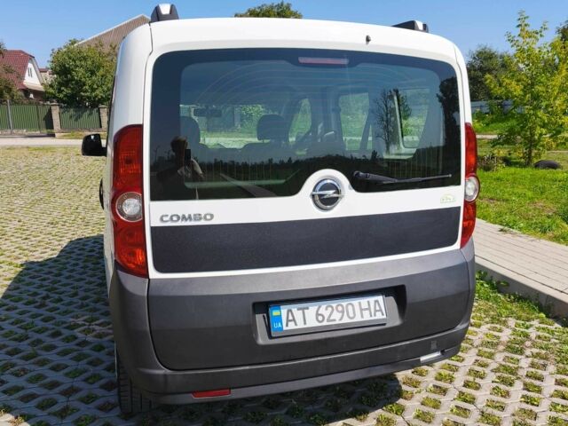 Опель Комбо груз.-пасс. 2012 в Коломые на Automoto.ua Белый Опель Комбо груз.-пасс., объемом двигателя 1.4 л и пробегом 190 тыс. км за 7500 $, фото 1 на Automoto.ua