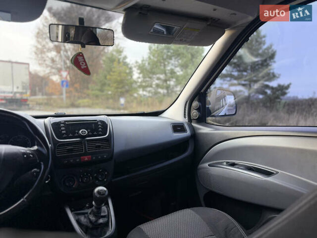 Белый Опель Комбо груз.-пасс., объемом двигателя 1.6 л и пробегом 256 тыс. км за 6600 $, фото 16 на Automoto.ua