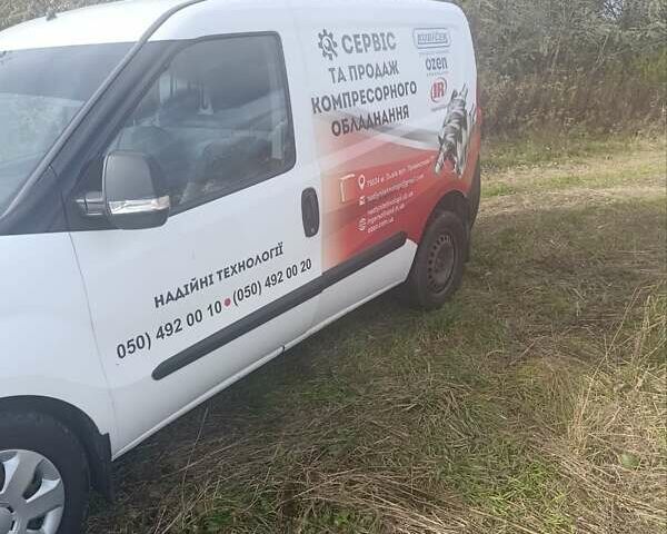 Белый Опель Комбо груз.-пасс., объемом двигателя 1.6 л и пробегом 432 тыс. км за 4500 $, фото 4 на Automoto.ua