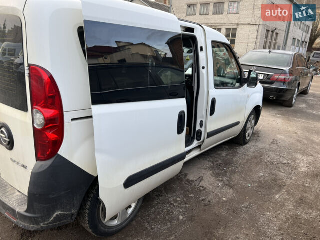 Білий Опель Комбо вант.-пас., об'ємом двигуна 1.3 л та пробігом 198 тис. км за 6200 $, фото 4 на Automoto.ua