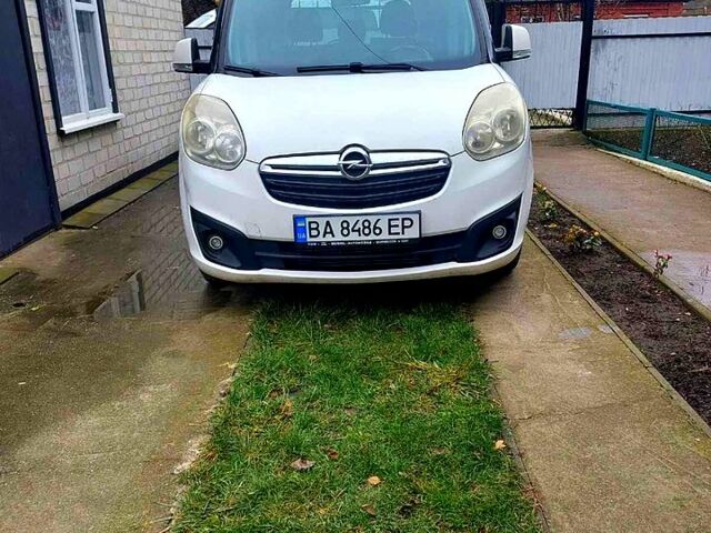 Білий Опель Комбо вант.-пас., об'ємом двигуна 1.6 л та пробігом 207 тис. км за 7600 $, фото 8 на Automoto.ua