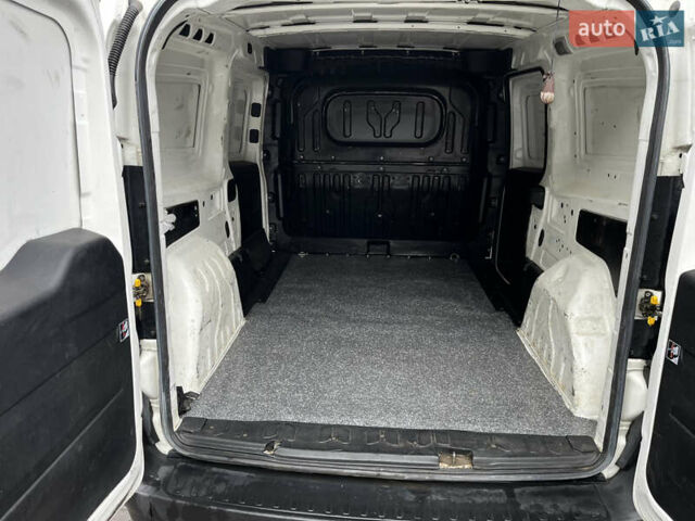 Белый Опель Комбо груз.-пасс., объемом двигателя 1.6 л и пробегом 254 тыс. км за 6100 $, фото 8 на Automoto.ua