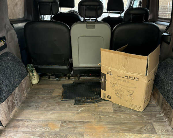 Белый Опель Комбо груз.-пасс., объемом двигателя 1.6 л и пробегом 230 тыс. км за 7800 $, фото 9 на Automoto.ua