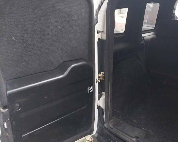 Белый Опель Комбо груз.-пасс., объемом двигателя 1.25 л и пробегом 360 тыс. км за 4500 $, фото 10 на Automoto.ua