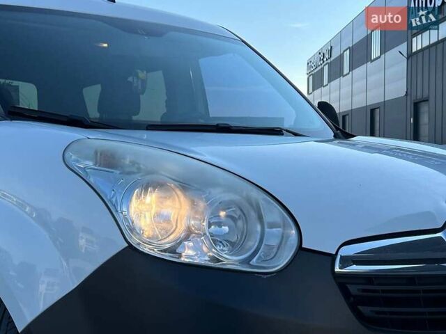 Білий Опель Комбо вант.-пас., об'ємом двигуна 1.3 л та пробігом 242 тис. км за 7990 $, фото 12 на Automoto.ua