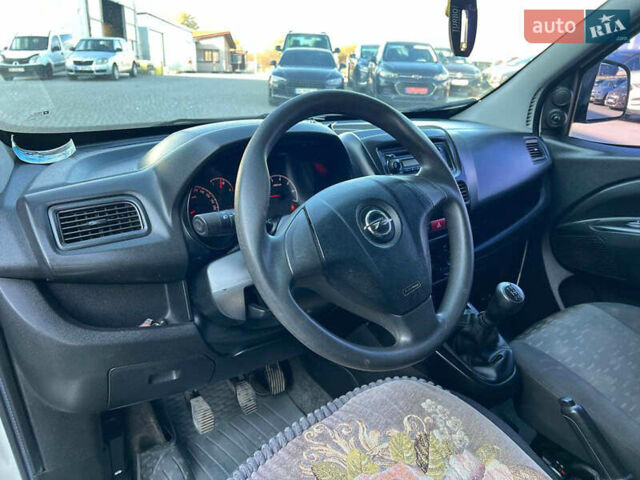 Білий Опель Комбо вант.-пас., об'ємом двигуна 1.3 л та пробігом 242 тис. км за 7990 $, фото 16 на Automoto.ua