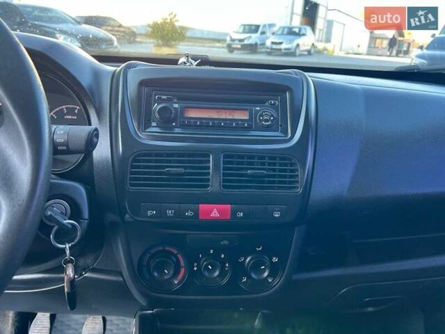 Білий Опель Комбо вант.-пас., об'ємом двигуна 1.3 л та пробігом 242 тис. км за 7990 $, фото 22 на Automoto.ua