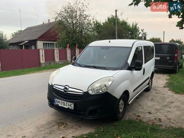Білий Опель Комбо вант.-пас., об'ємом двигуна 1.3 л та пробігом 299 тис. км за 6600 $, фото 4 на Automoto.ua