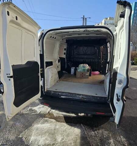 Белый Опель Комбо груз.-пасс., объемом двигателя 1.6 л и пробегом 384 тыс. км за 4700 $, фото 7 на Automoto.ua