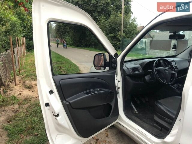Білий Опель Комбо вант.-пас., об'ємом двигуна 1.3 л та пробігом 299 тис. км за 6600 $, фото 30 на Automoto.ua