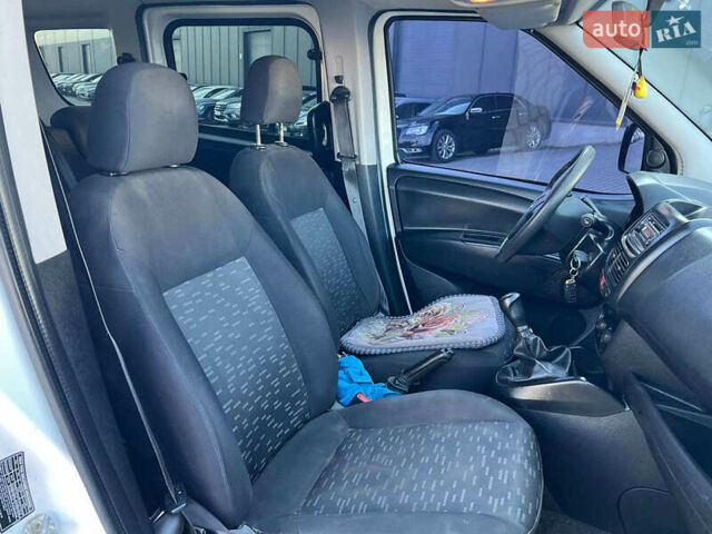 Білий Опель Комбо вант.-пас., об'ємом двигуна 1.3 л та пробігом 242 тис. км за 7990 $, фото 31 на Automoto.ua