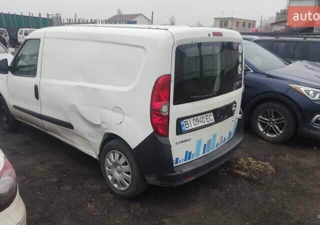 Белый Опель Комбо груз.-пасс., объемом двигателя 1.6 л и пробегом 200 тыс. км за 3100 $, фото 2 на Automoto.ua