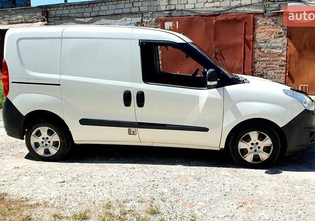 Білий Опель Комбо вант.-пас., об'ємом двигуна 1.3 л та пробігом 245 тис. км за 5700 $, фото 8 на Automoto.ua