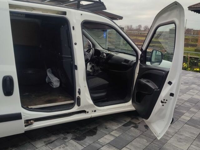 Білий Опель Комбо вант.-пас., об'ємом двигуна 1.6 л та пробігом 118 тис. км за 8500 $, фото 3 на Automoto.ua