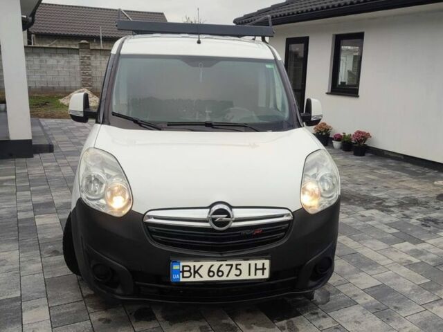 Білий Опель Комбо вант.-пас., об'ємом двигуна 1.6 л та пробігом 118 тис. км за 8500 $, фото 5 на Automoto.ua