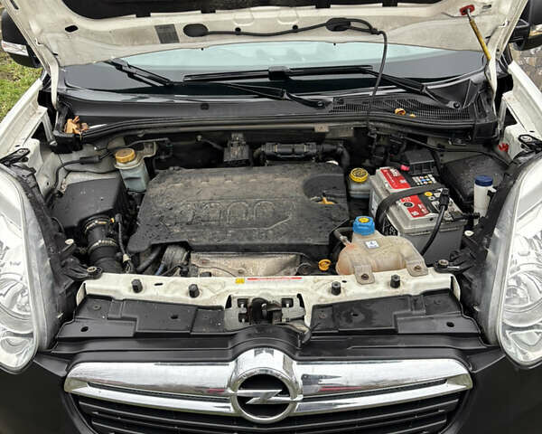 Белый Опель Комбо груз.-пасс., объемом двигателя 1.6 л и пробегом 247 тыс. км за 8000 $, фото 9 на Automoto.ua