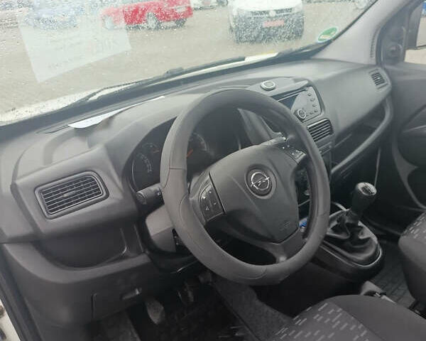 Білий Опель Комбо вант.-пас., об'ємом двигуна 1.3 л та пробігом 189 тис. км за 9000 $, фото 22 на Automoto.ua