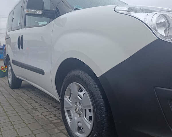 Білий Опель Комбо вант.-пас., об'ємом двигуна 1.3 л та пробігом 189 тис. км за 9000 $, фото 9 на Automoto.ua