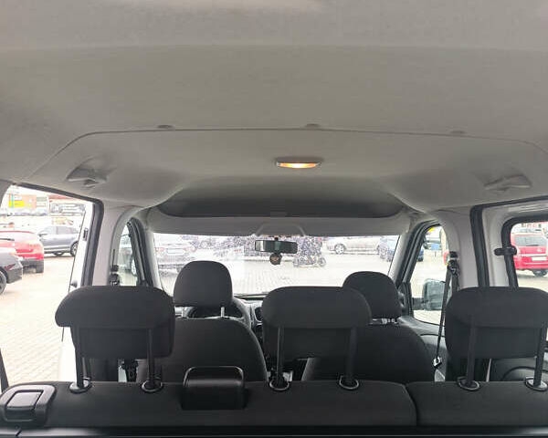 Білий Опель Комбо вант.-пас., об'ємом двигуна 1.3 л та пробігом 189 тис. км за 9000 $, фото 29 на Automoto.ua