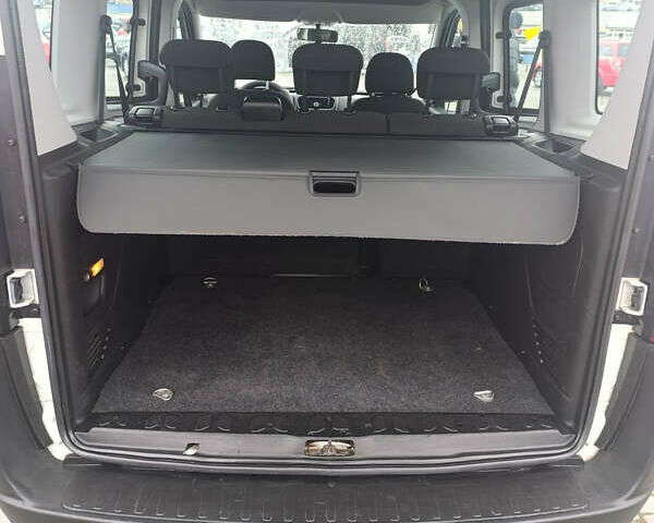 Білий Опель Комбо вант.-пас., об'ємом двигуна 1.3 л та пробігом 189 тис. км за 9000 $, фото 17 на Automoto.ua