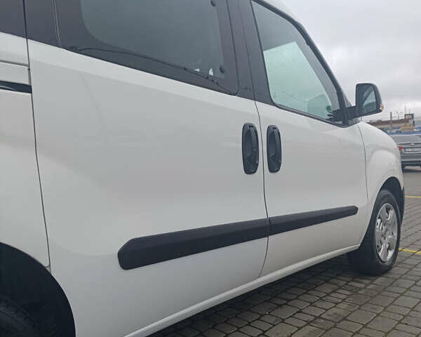 Білий Опель Комбо вант.-пас., об'ємом двигуна 1.3 л та пробігом 189 тис. км за 9000 $, фото 5 на Automoto.ua