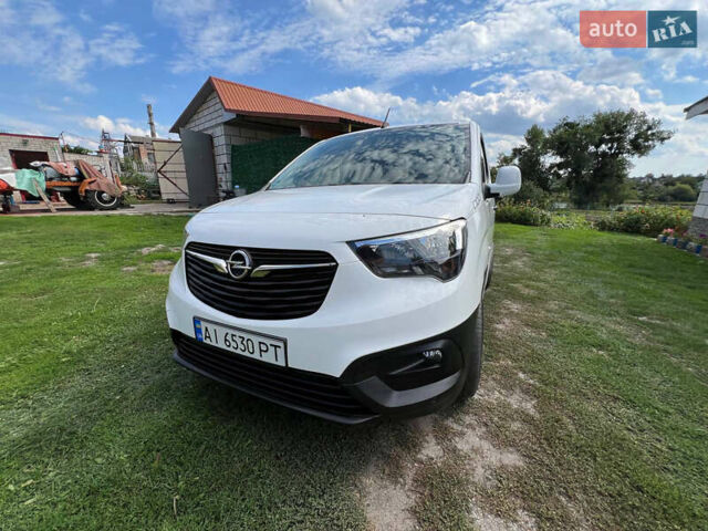 Белый Опель Комбо груз.-пасс., объемом двигателя 1.5 л и пробегом 170 тыс. км за 12699 $, фото 4 на Automoto.ua