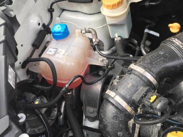 Белый Опель Комбо груз.-пасс., объемом двигателя 1.3 л и пробегом 260 тыс. км за 8143 $, фото 10 на Automoto.ua