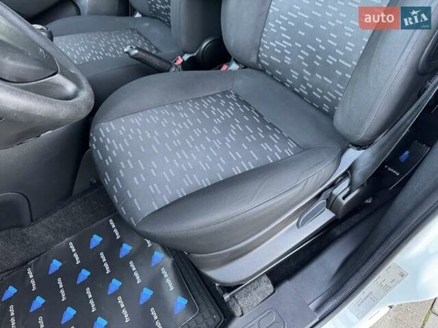 Белый Опель Комбо груз.-пасс., объемом двигателя 1.6 л и пробегом 196 тыс. км за 13999 $, фото 17 на Automoto.ua