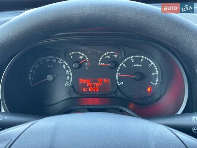 Белый Опель Комбо груз.-пасс., объемом двигателя 1.6 л и пробегом 196 тыс. км за 13999 $, фото 16 на Automoto.ua