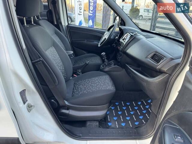 Белый Опель Комбо груз.-пасс., объемом двигателя 1.6 л и пробегом 196 тыс. км за 13999 $, фото 29 на Automoto.ua