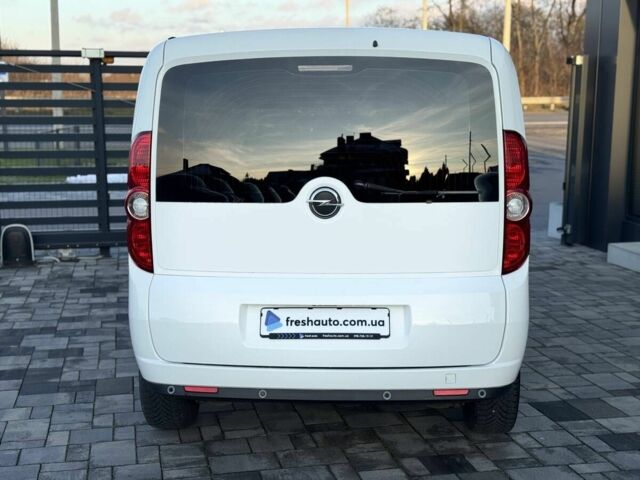 Білий Опель Комбо вант.-пас., об'ємом двигуна 1.6 л та пробігом 196 тис. км за 13999 $, фото 11 на Automoto.ua