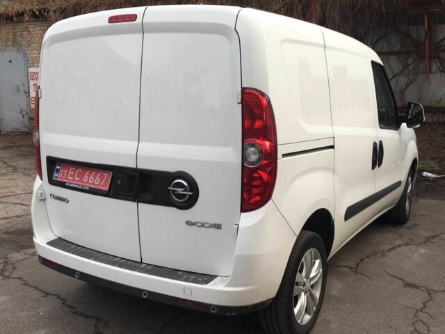 Белый Опель Комбо груз.-пасс., объемом двигателя 1.3 л и пробегом 260 тыс. км за 8143 $, фото 3 на Automoto.ua