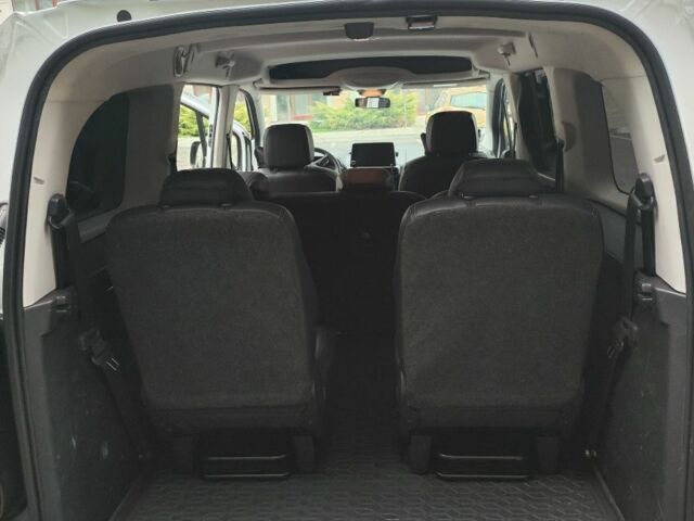 Белый Опель Комбо груз.-пасс., объемом двигателя 1.6 л и пробегом 170 тыс. км за 19000 $, фото 7 на Automoto.ua