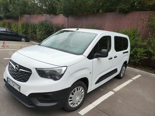 Белый Опель Комбо груз.-пасс., объемом двигателя 1.6 л и пробегом 170 тыс. км за 19000 $, фото 1 на Automoto.ua