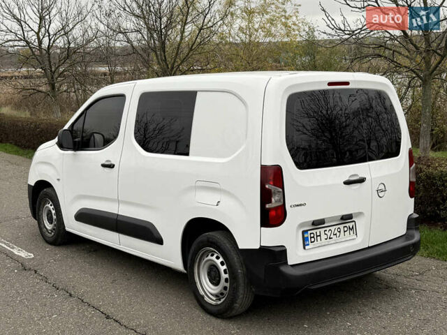 Белый Опель Комбо груз.-пасс., объемом двигателя 1.56 л и пробегом 198 тыс. км за 16999 $, фото 39 на Automoto.ua