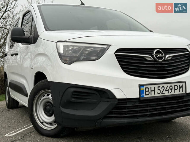 Белый Опель Комбо груз.-пасс., объемом двигателя 1.56 л и пробегом 198 тыс. км за 16999 $, фото 11 на Automoto.ua