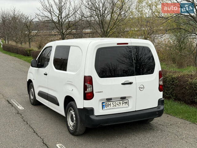Белый Опель Комбо груз.-пасс., объемом двигателя 1.56 л и пробегом 198 тыс. км за 16999 $, фото 45 на Automoto.ua