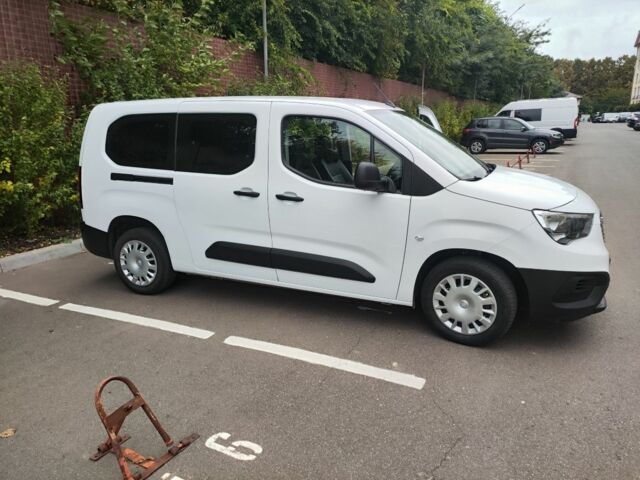 Белый Опель Комбо груз.-пасс., объемом двигателя 1.6 л и пробегом 170 тыс. км за 19000 $, фото 2 на Automoto.ua