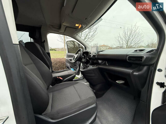 Белый Опель Комбо груз.-пасс., объемом двигателя 1.56 л и пробегом 198 тыс. км за 16999 $, фото 64 на Automoto.ua